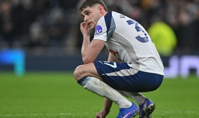 开云体育官网-记者：备战法兰克福赛前，范德芬和波罗缺席热刺今天的训练