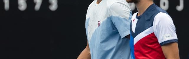 开云官网-张奔斗：男子网坛后浪浪浪不绝 三小将齐闯16强